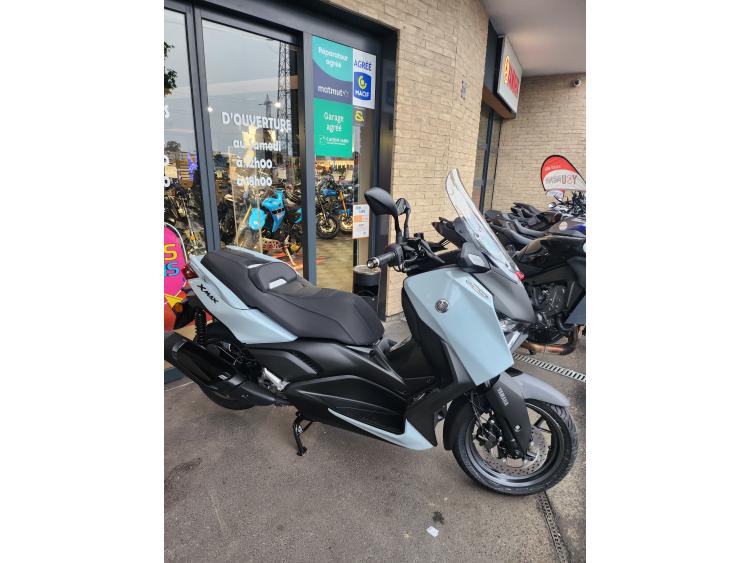 YAMAHA XMAX 125 TECH MAX CERAMIC GREY 2025