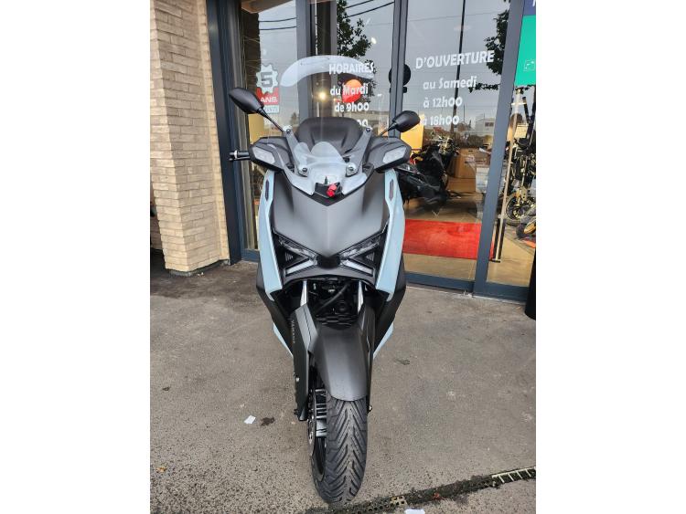 YAMAHA XMAX 125 TECH MAX CERAMIC GREY 2025