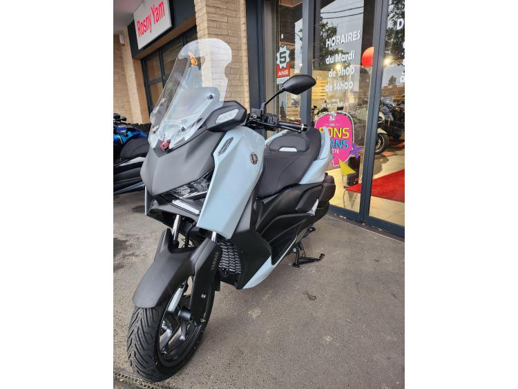 YAMAHA XMAX 125 TECH MAX CERAMIC GREY 2025