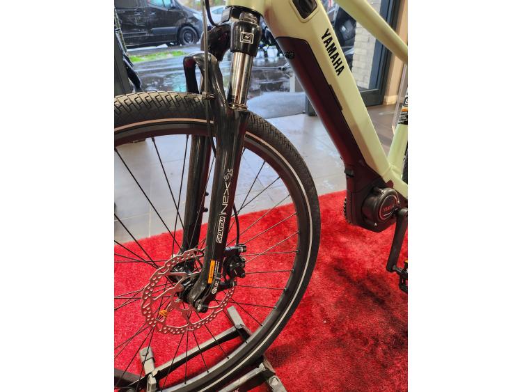 VELO YAMAHA AVEC ASSISTANCE ELECTRIQUE CROSS CORE VTC VAE