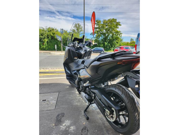 YAMAHA XP T-MAX 560 TECH MAX 2024 DARK MAGMA