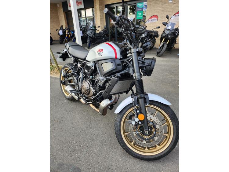 YAMAHA XSR 700 XTRIBUTE FULL PERMIS A 
