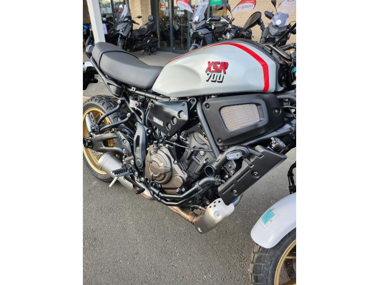 YAMAHA XSR 700 XTRIBUTE FULL PERMIS A 