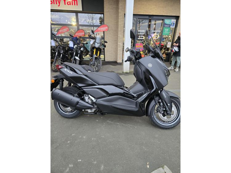 YAMAHA XMAX 300 Tech Max MODELE 2024 PERMIS A2