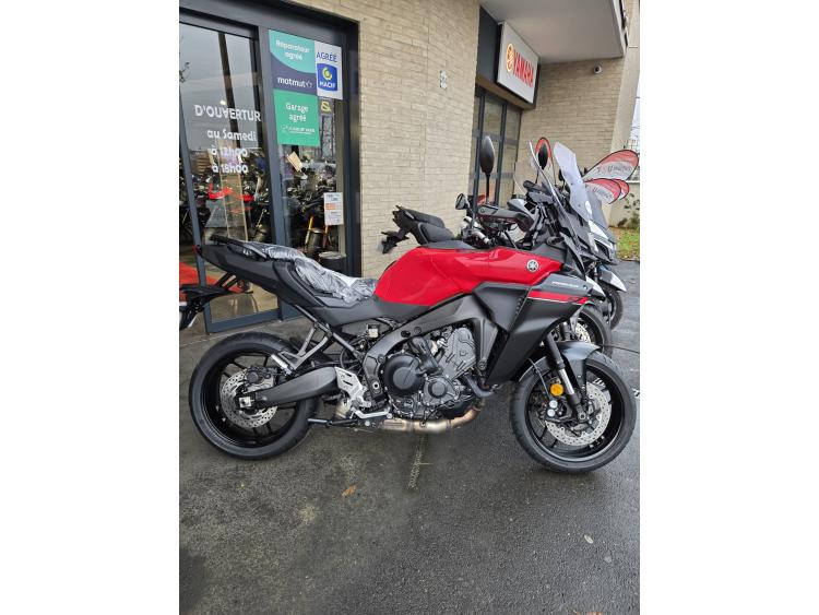 YAMAHA TRACER 9 ROUGE DISPO EN SMX NOIRE MOTO EN FULL PERMIS A 