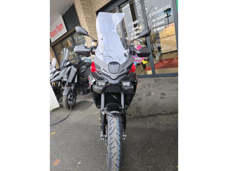 YAMAHA TRACER 9 ROUGE DISPO EN SMX NOIRE MOTO EN FULL PERMIS A 