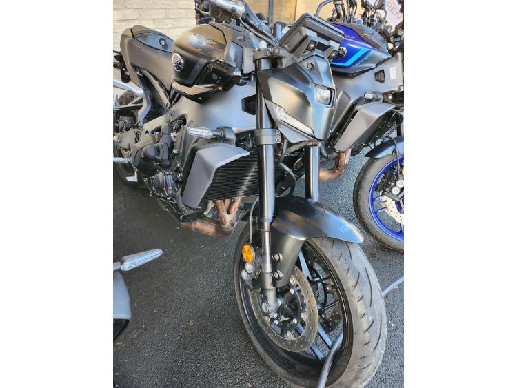 YAMAHA MT-09 2024 Y-AMT BOITE AUTOMATIQUE FULL BLACK
