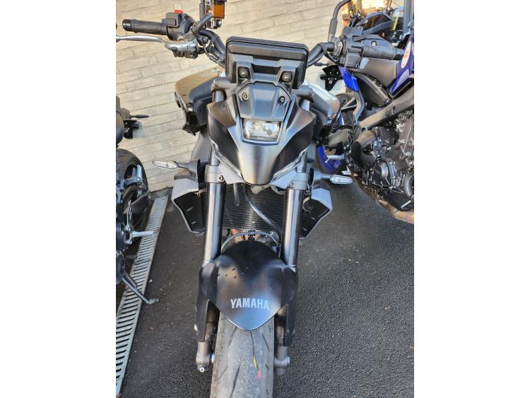 YAMAHA MT-09 2024 Y-AMT BOITE AUTOMATIQUE FULL BLACK