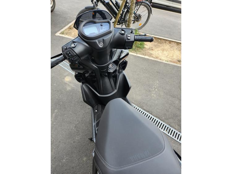 YAMAHA RayZR 125