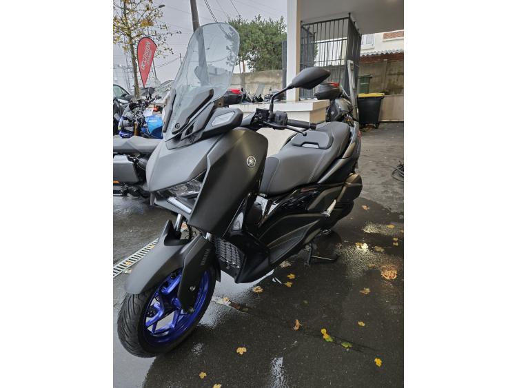 YAMAHA XMAX 300 STANDARD ICON BLACK 2025 PERMIS A2