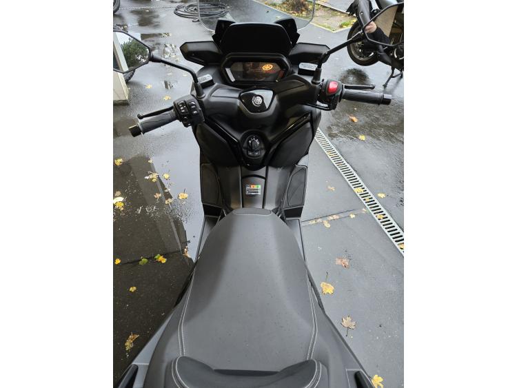 YAMAHA XMAX 300 STANDARD ICON BLACK 2025 PERMIS A2