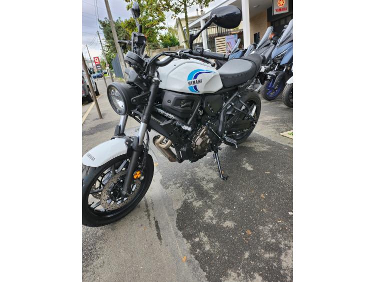 YAMAHA XSR 700