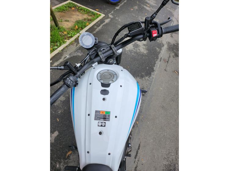 YAMAHA XSR 700
