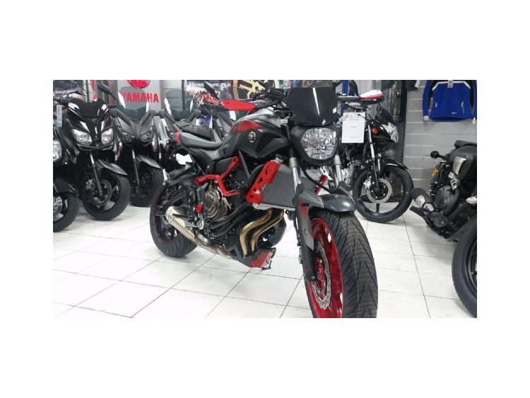 MT-07 MOTO CAGE